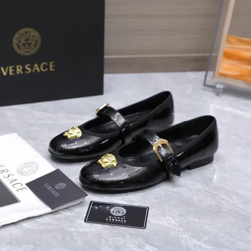 Wholesale Versace Flat Shoes For Women #1422332 $118.00 USD, Wholesale Quality Replica Versace Flat Shoes
