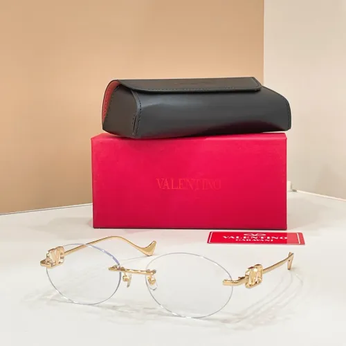 Wholesale Valentino AAA Quality Sunglasses #1423271 $60.00 USD, Wholesale Quality Replica Valentino AAA Quality Sunglasses