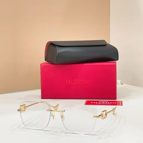 Wholesale Valentino AAA Quality Sunglasses #1423281 $60.00 USD, Wholesale Quality Replica Valentino AAA Quality Sunglasses