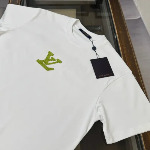 Replica Louis Vuitton LV T-Shirts Short Sleeved For Unisex #1423462 $32.00 USD for Wholesale