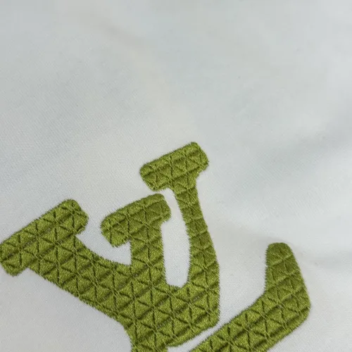 Replica Louis Vuitton LV T-Shirts Short Sleeved For Unisex #1423462 $32.00 USD for Wholesale