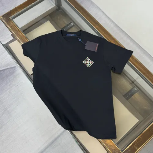 Replica Louis Vuitton LV T-Shirts Short Sleeved For Unisex #1423467 $32.00 USD for Wholesale