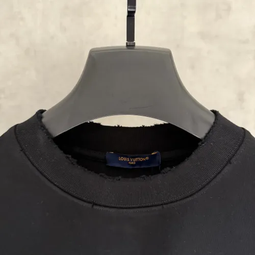 Replica Louis Vuitton LV T-Shirts Short Sleeved For Unisex #1424107 $56.00 USD for Wholesale