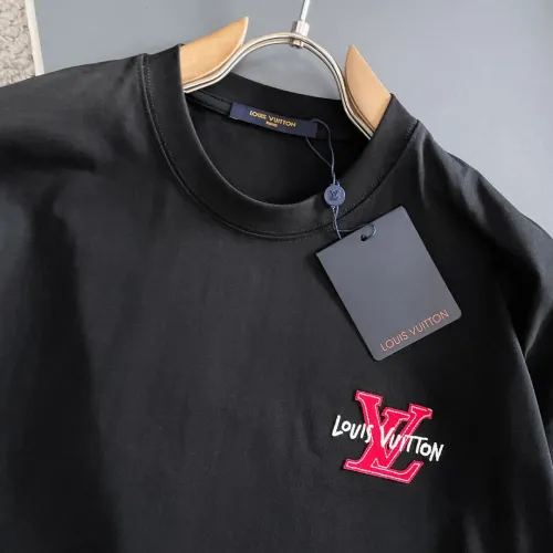 Replica Louis Vuitton LV T-Shirts Short Sleeved For Unisex #1426698 $42.00 USD for Wholesale
