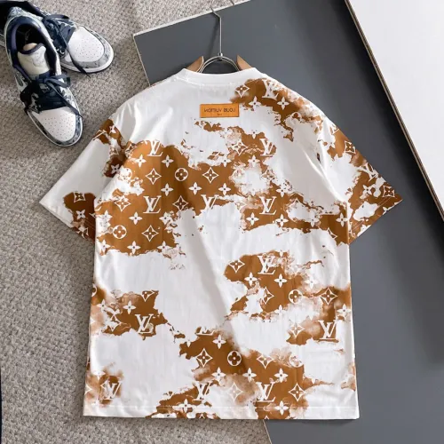 Replica Louis Vuitton LV T-Shirts Short Sleeved For Unisex #1426706 $42.00 USD for Wholesale