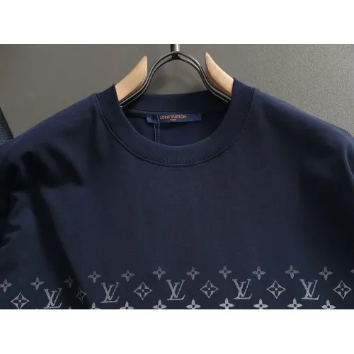 Replica Louis Vuitton LV T-Shirts Short Sleeved For Unisex #1426978 $38.00 USD for Wholesale