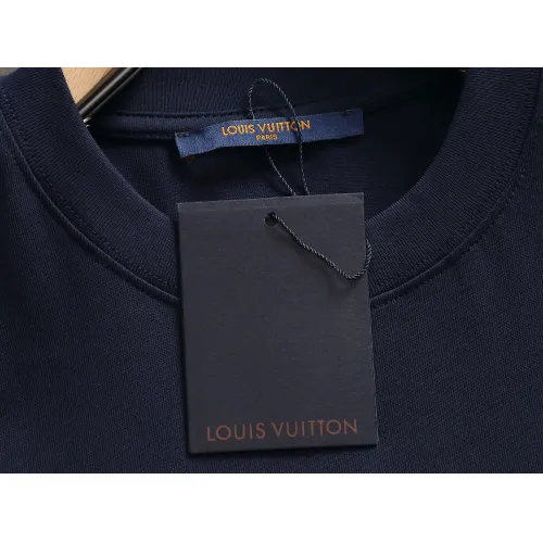 Replica Louis Vuitton LV T-Shirts Short Sleeved For Unisex #1426978 $38.00 USD for Wholesale
