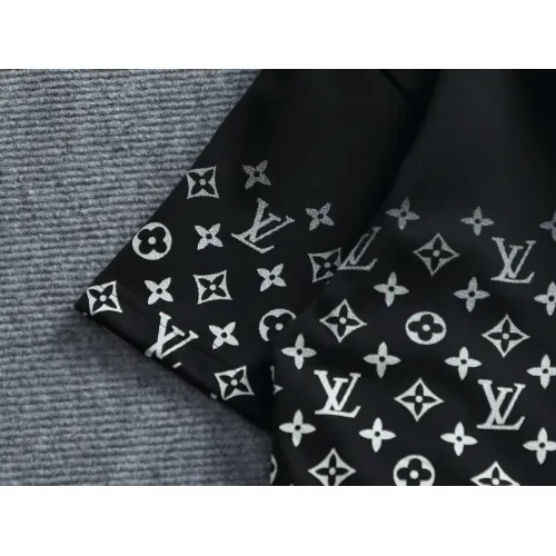Replica Louis Vuitton LV T-Shirts Short Sleeved For Unisex #1426979 $38.00 USD for Wholesale