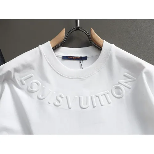 Replica Louis Vuitton LV T-Shirts Short Sleeved For Unisex #1426988 $38.00 USD for Wholesale