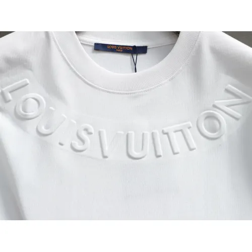 Replica Louis Vuitton LV T-Shirts Short Sleeved For Unisex #1426988 $38.00 USD for Wholesale