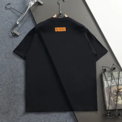 Replica Louis Vuitton LV T-Shirts Short Sleeved For Unisex #1426989 $38.00 USD for Wholesale