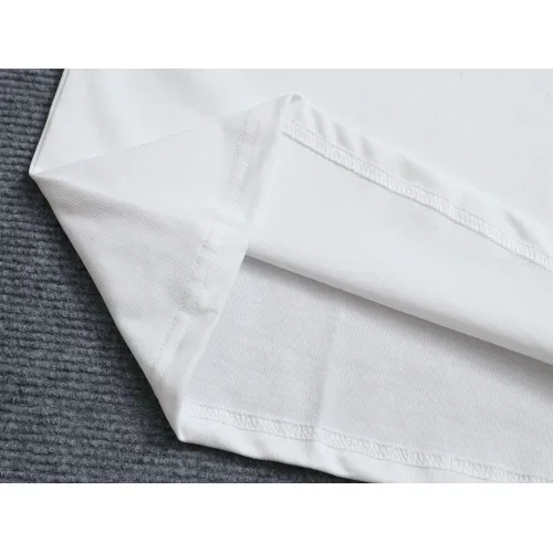 Replica Louis Vuitton LV T-Shirts Short Sleeved For Unisex #1426999 $38.00 USD for Wholesale