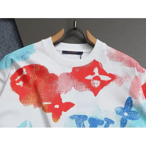 Replica Louis Vuitton LV T-Shirts Short Sleeved For Unisex #1427004 $38.00 USD for Wholesale
