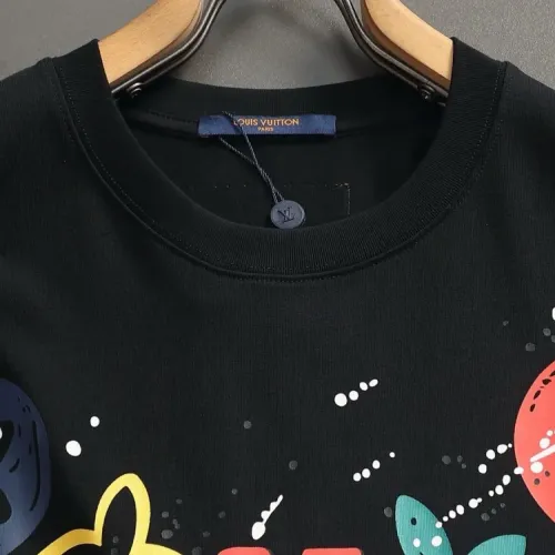 Replica Louis Vuitton LV T-Shirts Short Sleeved For Unisex #1428160 $36.00 USD for Wholesale