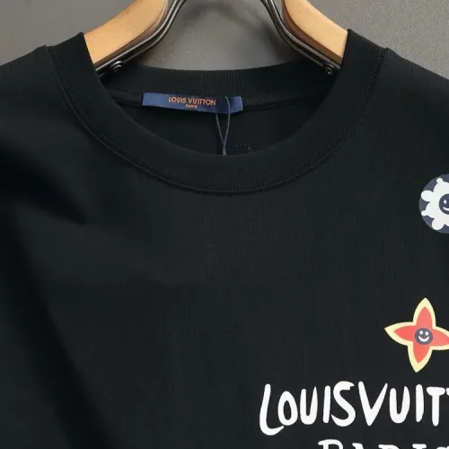 Replica Louis Vuitton LV T-Shirts Short Sleeved For Unisex #1428165 $36.00 USD for Wholesale