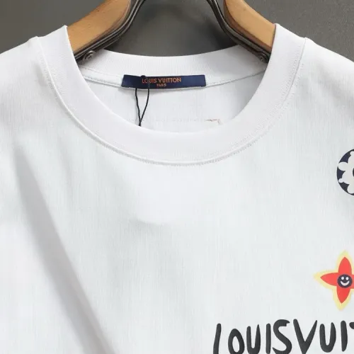 Replica Louis Vuitton LV T-Shirts Short Sleeved For Unisex #1428166 $36.00 USD for Wholesale