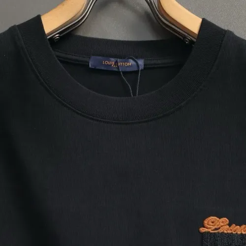 Replica Louis Vuitton LV T-Shirts Short Sleeved For Unisex #1428199 $42.00 USD for Wholesale