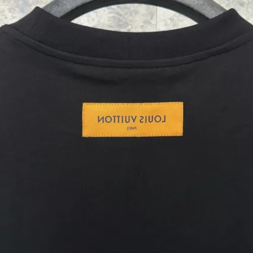Replica Louis Vuitton LV T-Shirts Short Sleeved For Unisex #1428226 $60.00 USD for Wholesale