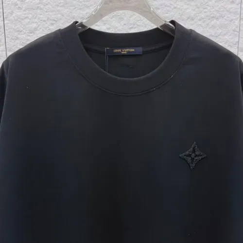 Replica Louis Vuitton LV T-Shirts Short Sleeved For Unisex #1428891 $40.00 USD for Wholesale