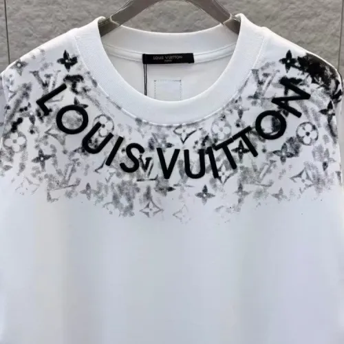 Replica Louis Vuitton LV T-Shirts Short Sleeved For Unisex #1428907 $39.00 USD for Wholesale