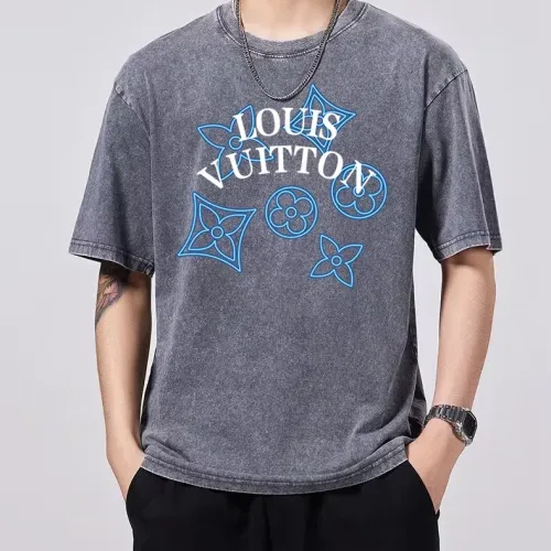 Replica Louis Vuitton LV T-Shirts Short Sleeved For Men #1429537 $45.00 USD for Wholesale