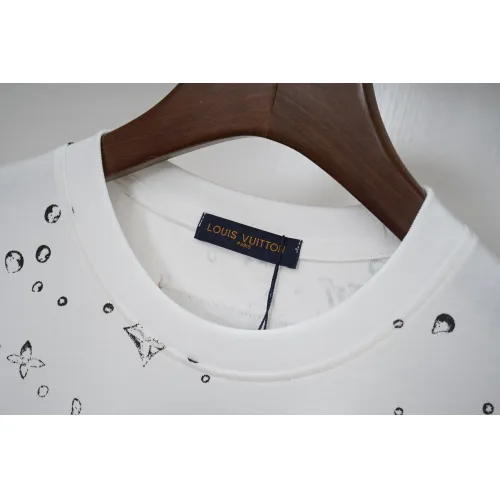 Replica Louis Vuitton LV T-Shirts Short Sleeved For Unisex #1429636 $36.00 USD for Wholesale