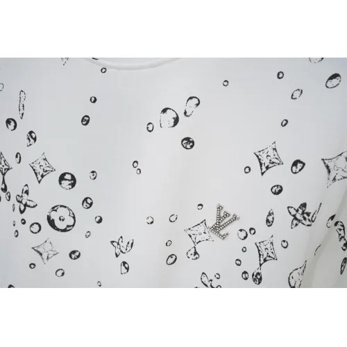 Replica Louis Vuitton LV T-Shirts Short Sleeved For Unisex #1429636 $36.00 USD for Wholesale