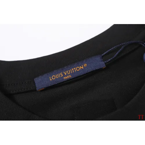 Replica Louis Vuitton LV T-Shirts Short Sleeved For Unisex #1429942 $39.00 USD for Wholesale