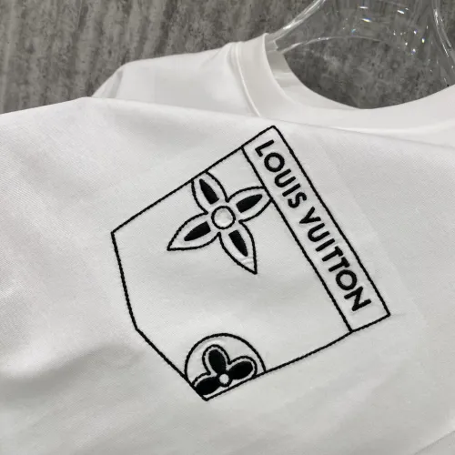 Replica Louis Vuitton LV T-Shirts Short Sleeved For Unisex #1429979 $42.00 USD for Wholesale