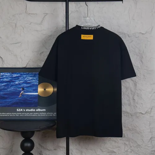 Replica Louis Vuitton LV T-Shirts Short Sleeved For Unisex #1430116 $36.00 USD for Wholesale