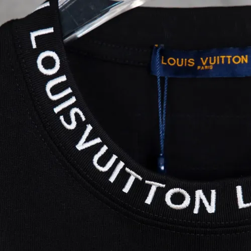 Replica Louis Vuitton LV T-Shirts Short Sleeved For Unisex #1430116 $36.00 USD for Wholesale