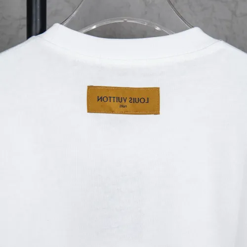 Replica Louis Vuitton LV T-Shirts Short Sleeved For Unisex #1430119 $36.00 USD for Wholesale
