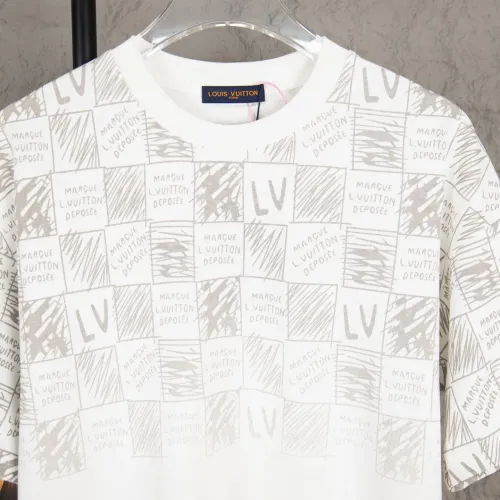 Replica Louis Vuitton LV T-Shirts Short Sleeved For Unisex #1430131 $36.00 USD for Wholesale