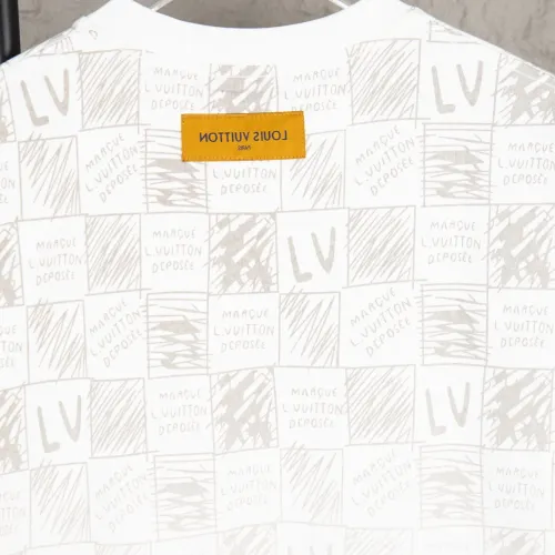 Replica Louis Vuitton LV T-Shirts Short Sleeved For Unisex #1430131 $36.00 USD for Wholesale