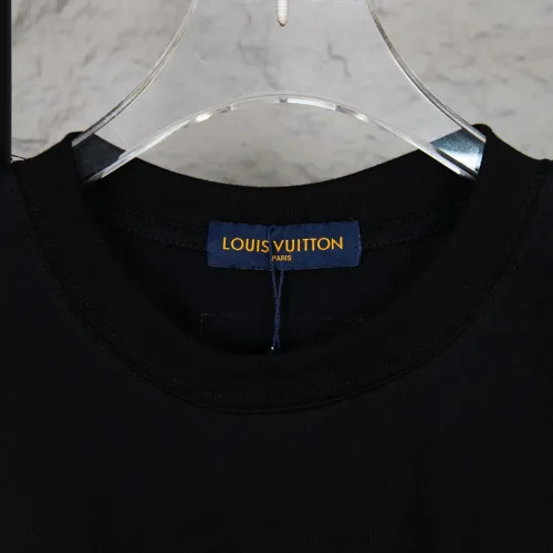 Replica Louis Vuitton LV T-Shirts Short Sleeved For Unisex #1430134 $36.00 USD for Wholesale