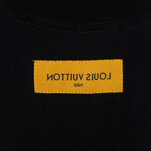Replica Louis Vuitton LV T-Shirts Short Sleeved For Unisex #1430134 $36.00 USD for Wholesale
