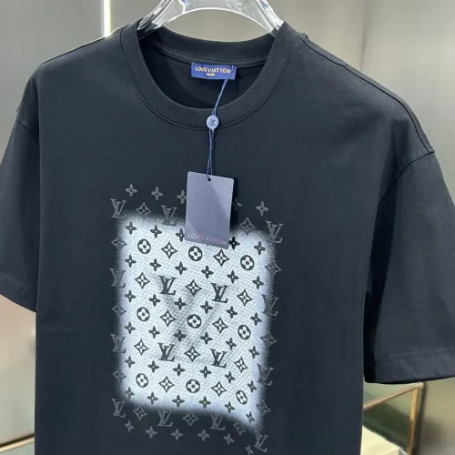 Replica Louis Vuitton LV T-Shirts Short Sleeved For Unisex #1430318 $64.00 USD for Wholesale