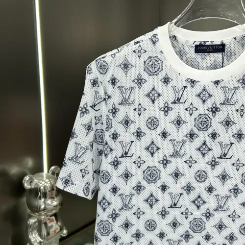 Replica Louis Vuitton LV T-Shirts Short Sleeved For Men #1430323 $64.00 USD for Wholesale