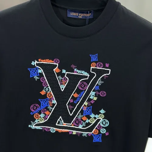 Replica Louis Vuitton LV T-Shirts Short Sleeved For Men #1430378 $82.00 USD for Wholesale