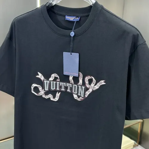 Replica Louis Vuitton LV T-Shirts Short Sleeved For Unisex #1430494 $64.00 USD for Wholesale