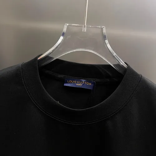 Replica Louis Vuitton LV T-Shirts Short Sleeved For Unisex #1430546 $38.00 USD for Wholesale