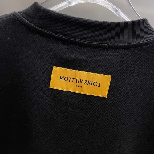 Replica Louis Vuitton LV T-Shirts Short Sleeved For Unisex #1430555 $38.00 USD for Wholesale