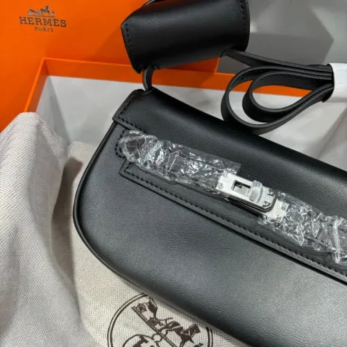 Replica Hermes AAA Quality Messenger Bags For Women #1432011 $88.00 USD for Wholesale