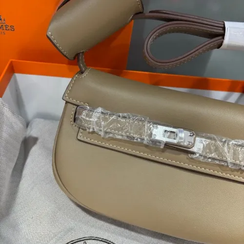 Replica Hermes AAA Quality Messenger Bags For Women #1432013 $88.00 USD for Wholesale