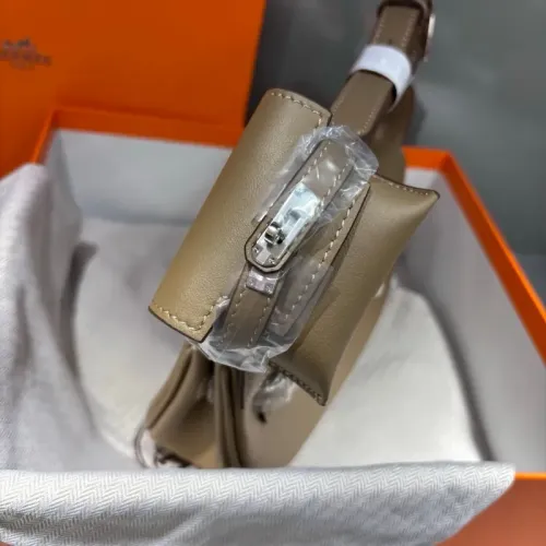 Replica Hermes AAA Quality Messenger Bags For Women #1432013 $88.00 USD for Wholesale