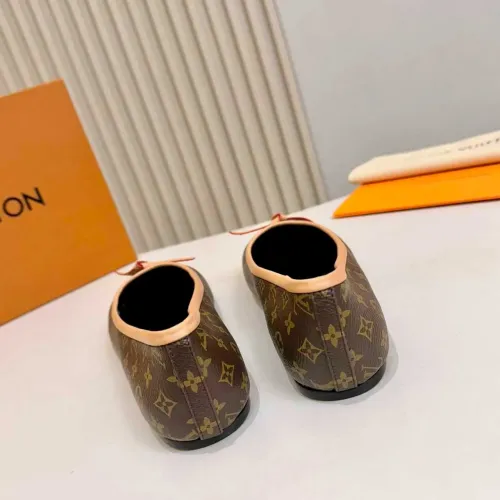Replica Louis Vuitton Flat Shoes For Women #1432030 $102.00 USD for Wholesale