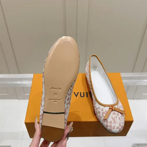 Replica Louis Vuitton Flat Shoes For Women #1432296 $108.00 USD for Wholesale