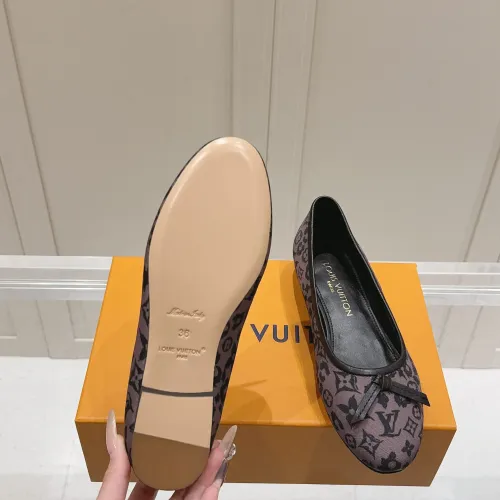 Replica Louis Vuitton Flat Shoes For Women #1432298 $108.00 USD for Wholesale