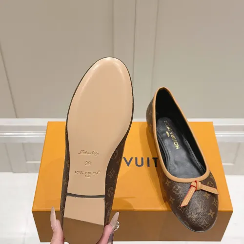 Replica Louis Vuitton Flat Shoes For Women #1432299 $108.00 USD for Wholesale