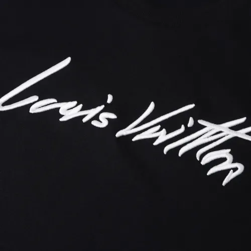 Replica Louis Vuitton LV T-Shirts Short Sleeved For Unisex #1432933 $48.00 USD for Wholesale